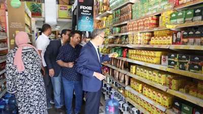 جولة تفقدية لمحافظ المنيا بعدد من الأسواق والمحلات التجارية