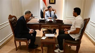 وزير الرياضة يتابع أداء المشروع القومي لموهوبي الاسكواش