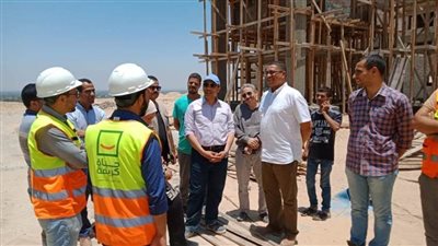 لتذليل العقبات.. محافظ المنيا يتابع مشروعات 
