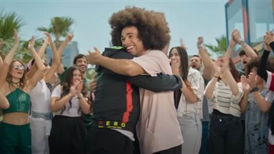 تامر حسني يستعين بالبلوجر الألماني نويل روبنسون في فيلمه الجديد