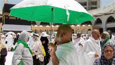 أكثر من مليون حاج يؤدون صلاة الجمعة بالمسجد الحرام