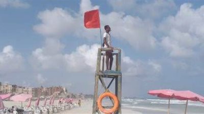إدارة المصايف بالإسكندرية: رفع الرايات الخضراء بشواطئ القطاع الشرقي..والرايات الحمراء في العجمي
