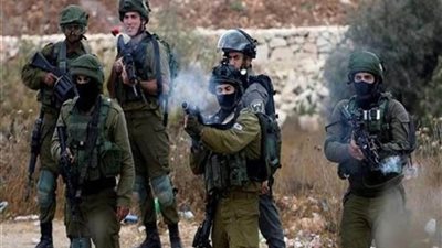 إصابة 4 فلسطينيين بالرصاص خلال قمع الاحتلال لمسيرة 