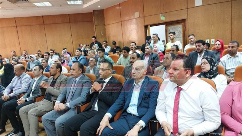 خلال الندوة