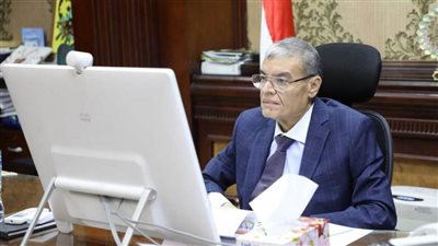 رئيس الوزراء يهنئ محافظ المنيا لاستئنافه مهام عمله