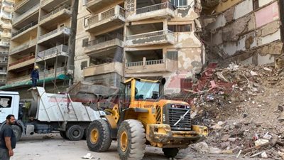 طوارئ بمستشفيات جامعة الإسكندرية لاستقبال ضحايا العقار المنهار