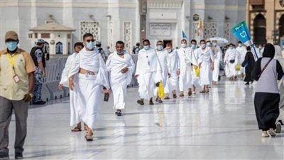 حجاج بيت الله يحرصون على توثيق رحلتهم المباركة بزيارة مساجد المشاعر المقدسة