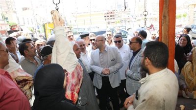 محافظ بني سويف يتفقد شوادر اللحوم تزامنًا مع استقبال عيد الأضحى المبارك