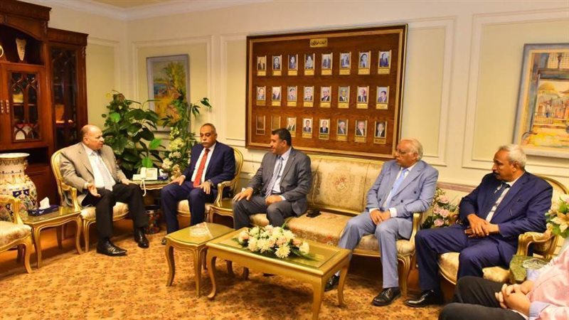 محافظ أسيوط يتابع