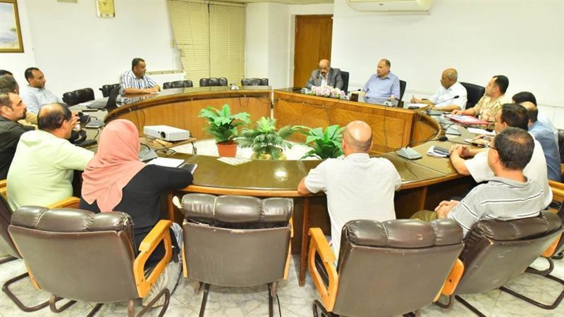 محافظ أسيوط يتابع