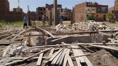 محافظ أسيوط يعلن إزالة فورية لـ 4 حالات تعد على أراض زراعية ومخلفات بناء 