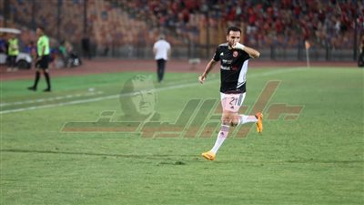 علي معلول يحرز الهدف الأول للأهلي أمام البنك الأهلي بالدوري