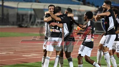 بالصور| فرحة الأهلي وجماهيره باستعادة صدارة الدوري