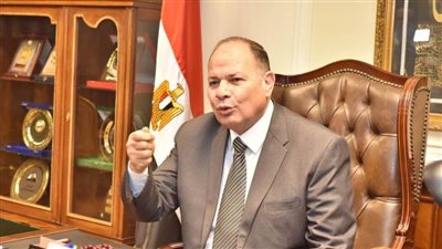 محافظ أسيوط يجري حركة محليات محدودة ويستعين بالكفاءات والقيادات الشابة