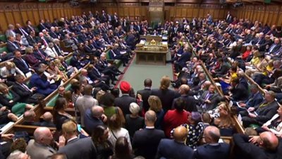 الجارديان: توقعات باستقالة عدد كبير من نواب البرلمان البريطاني عن حزب المحافظين قبيل الانتخابات القادمة