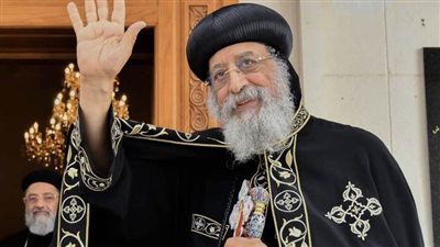 عاجل.. البابا تواضروس يعود إلى القاهرة بعد تعافيه من التهاب العصب السابع