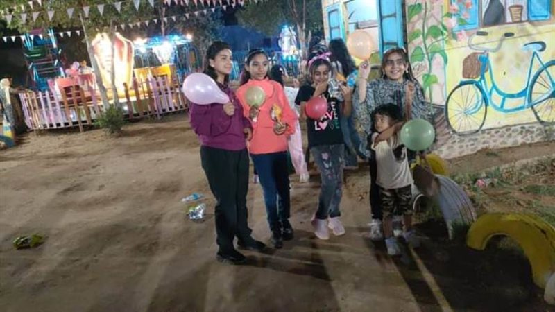 توافد الاطفال علي