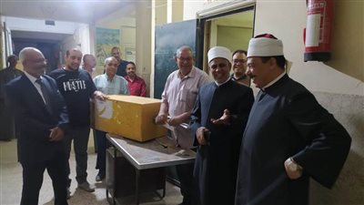 وكيل قطاع المعاهد الأزهرية يتفقد امتحانات الشهادة الثانوية الأزهرية بسوهاج  