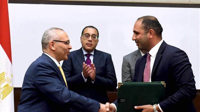 رئيس الوزراء يشهد توقيع عقدي شراكة لإدارة وتشغيل فندقين جديدين في 