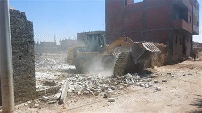 محافظ أسيوط يعلن إزالة فورية لـ 13 حالة تعدٍ على أراضٍ زراعية ومخالفات بناء