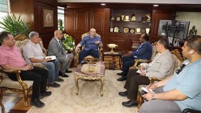 محافظ بني سويف يلتقي رئيس قطاع الرعاية العلاجية بوزارة الصحة