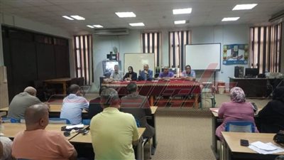 اجتماعا موسعا لمناقشة خطة عمل مشروع التعليم المجتمعي بمدارس كفر الشيخ