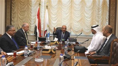 وزير قطاع الأعمال يبحث مع 