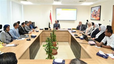 وزير الري يبحث مع عدد من قيادات ترتيبات عقد أسبوع القاهرة السادس للمياه