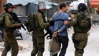الاحتلال الإسرائيلي يعتقل 7 فلسطينيين من مدينة القدس المُحتلة