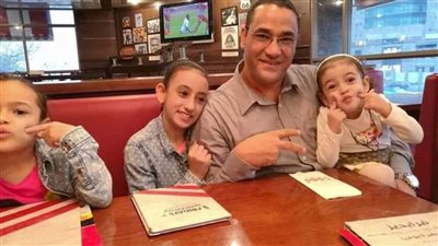 تشييع جنازة أب وطفليه لقوا مصرعهم بحادث سير بالصحراوي الغربي ببني سويف