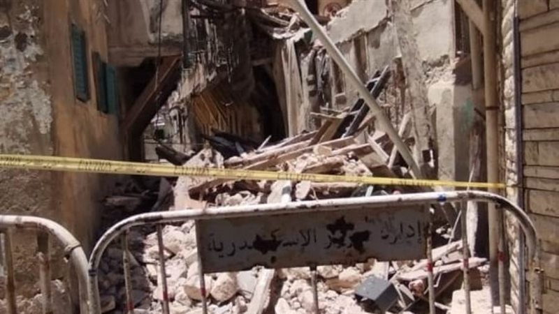 انهيار عقار بمنطقة