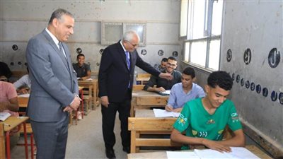 وزير التعليم ومحافظ سوهاج يتفقدان لجان امتحانات الثانوية العامة بإدارتي أخميم ودار السلام التعليمية