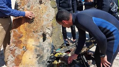 طلاب كلية التربية الرياضية بأبوقير في مبادرة تنظيف الميناء الشرقي لمدينة الإسكندرية