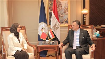 وزير السياحة والآثار يلتقي سفيرة البحرين بالقاهرة