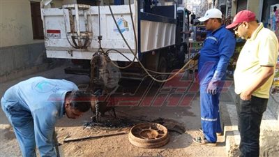 تركيب البلدورات بشارع سعد زغلول وتطهير لخطوط الصرف الصحي بكفر الشيخ