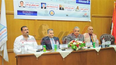 رئيس جامعة كفر الشيخ يشهد التصفيات قبل النهائية لمبادرة 