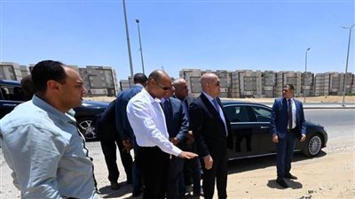 وزير الإسكان يتفقد مشروعات تطوير الطرق.. ومنطقة الخدمات بالقاهرة الجديدة