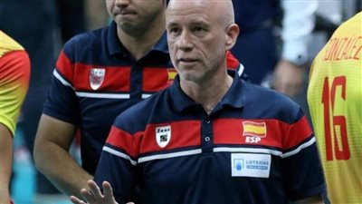 الإسباني فرناندو مونيوث مديرًا فنيًا لطائرة الأهلي