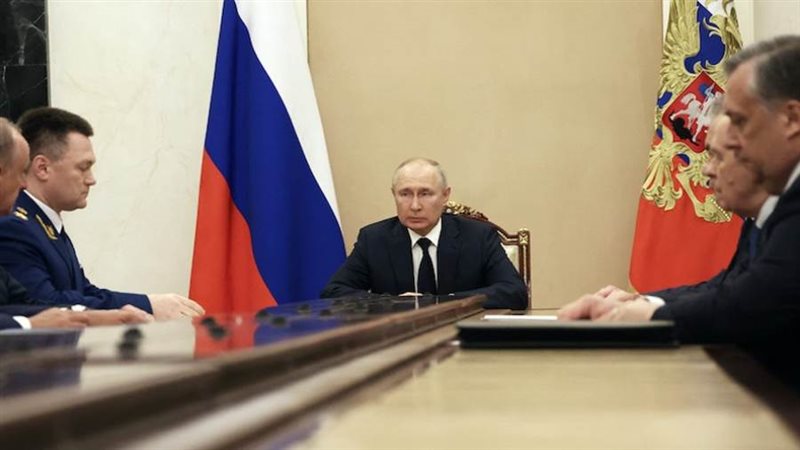 لقاء بوتين و بيفجيني