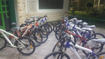 تسليم الدفعة الأولى من دراجات مبادرة 