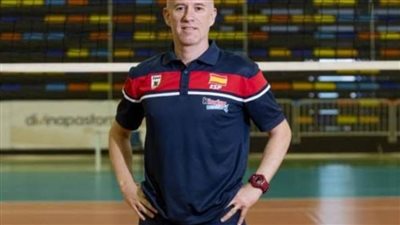 التشكيل الكامل للجهاز الفني لرجال طائرة الأهلي بقيادة الإسباني مونزو