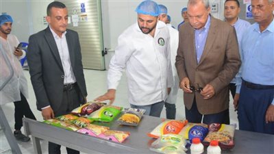 محافظ القليوبية يتفقد المصانع بالمنطقة الاستثمارية ببنها 