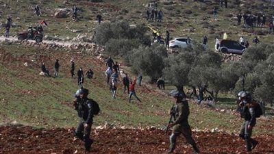 الفلسطينيون يمنعون مستوطنين إسرائيليين من إقامة بؤرة استيطانية جديدة في رام الله