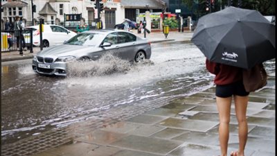 هيئة الأرصاد البريطانية: عاصفة تضرب المملكة المتحدة وأمطار غزيرة خلال أيام