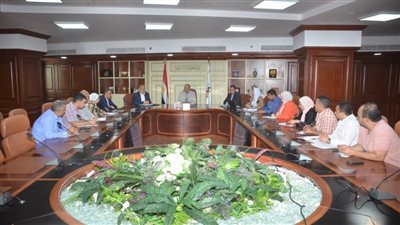  تفعيل حوافز تميز الأداء في إدارة الاستثمار المحلي ببني سويف