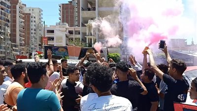 طلاب الدقهلية يودعون الثانوية العامة بالرقص والزغاريد 