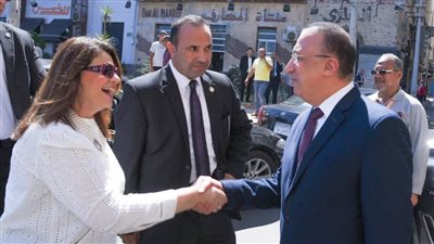 محافظ الإسكندرية ووزيرة الهجرة يبحثان مع أعضاء الغرفة التجارية سبل دعم الاستثمار