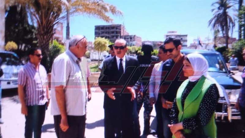 المحافظ يتفقد مستشفي