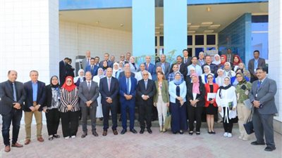 وزير التعليم يتفقد البرنامج التدريبي للمدربين 