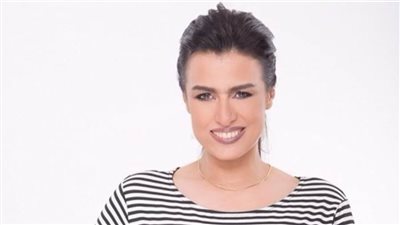 الفنانة سيمون: كرم مطاوع هو أول من اكتشف موهبتي المسرحية